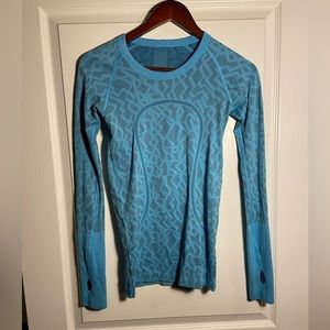 LULULEMON Run Swiftly Tech Long Sleeve Shirt Seawheeze Blue Print 4 Small RARE